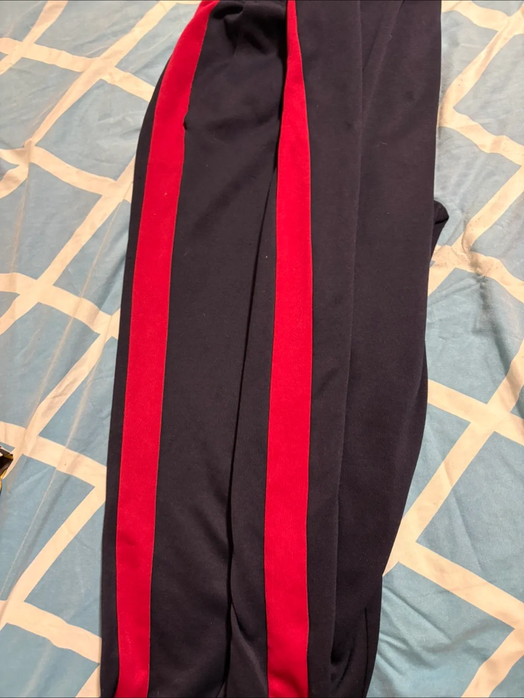 5 pairs of  sweatpants image indicator(3)