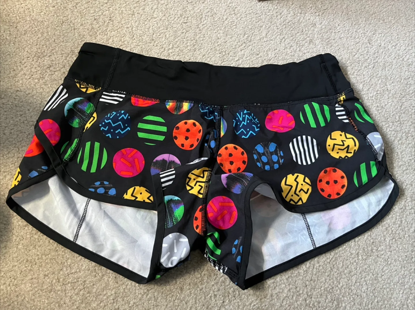 Lululemon Seawheeze Shorts Size 6 thumbnail
