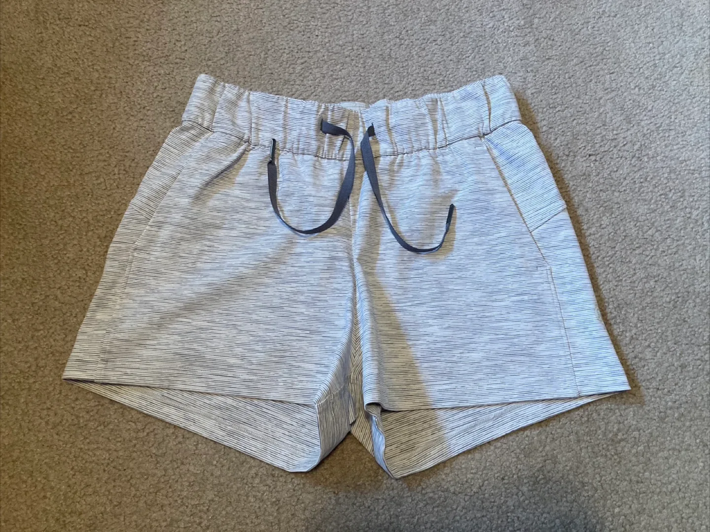 Lululemon Shorts Size 4 thumbnail