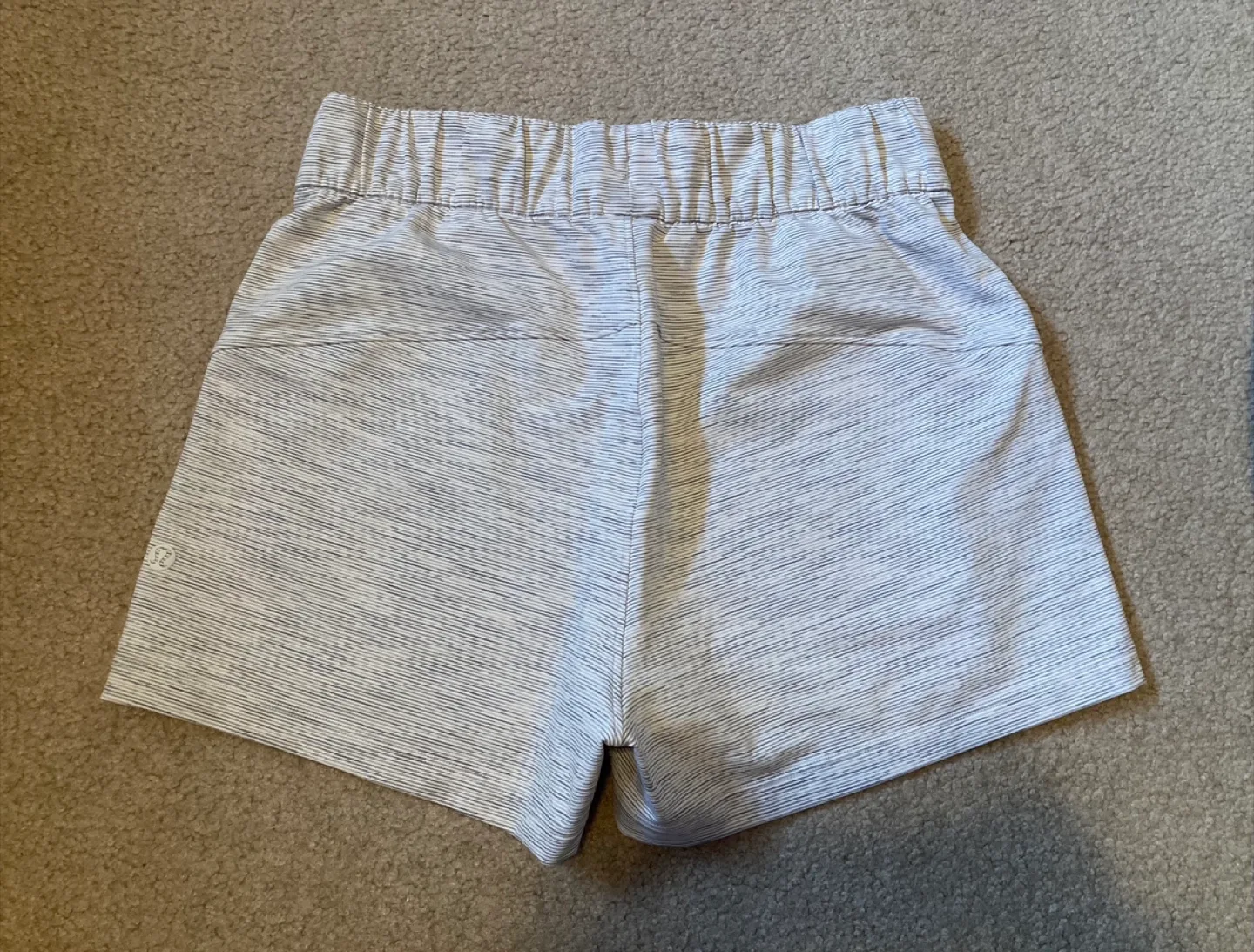 Lululemon Shorts Size 4 image indicator(2)