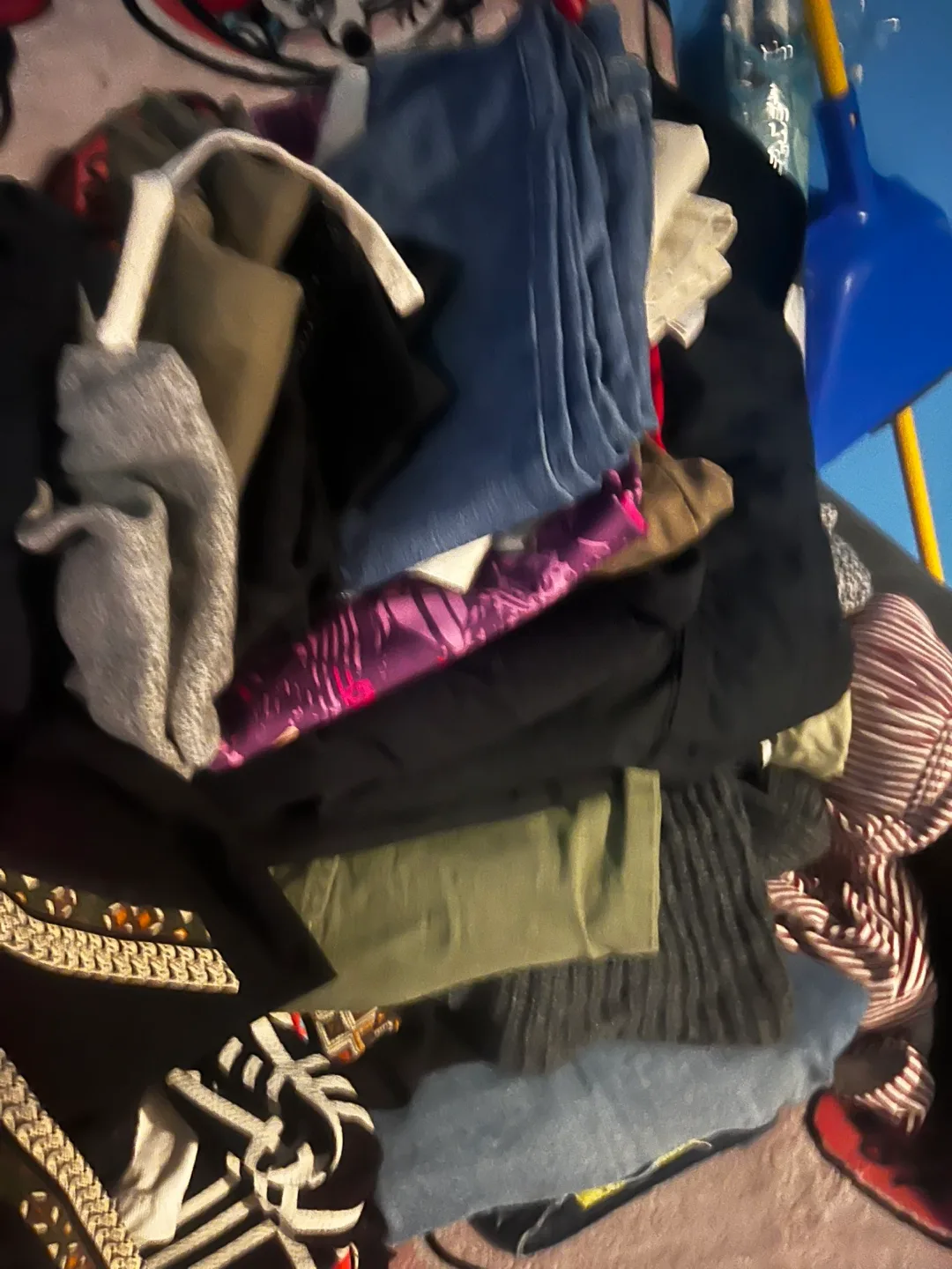 Women's Clothing Bundle - Tops, Pants & More! image indicator(7)