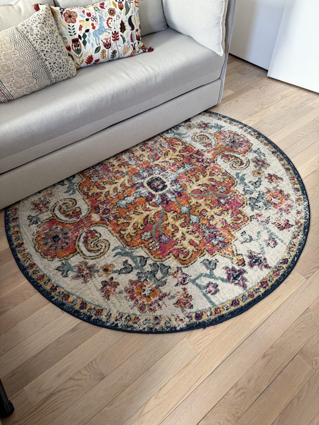 Round Rug, Oriental Pattern