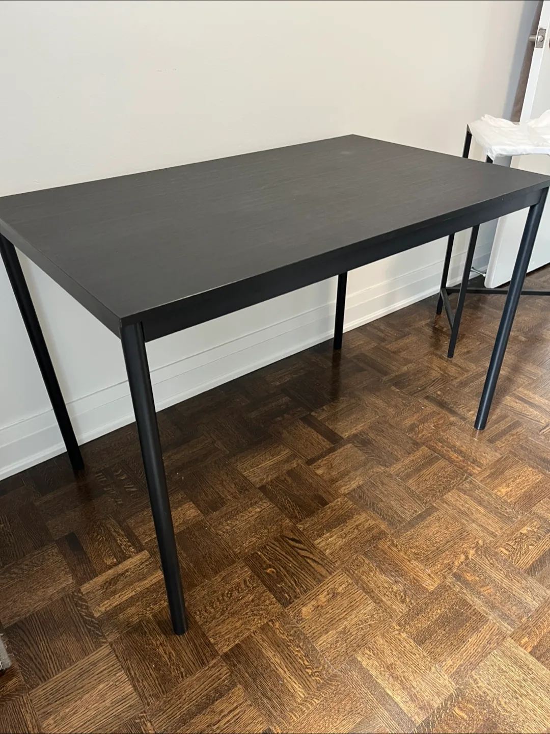 Dining table. Pickup Wednesday 5-7 pm thumbnail