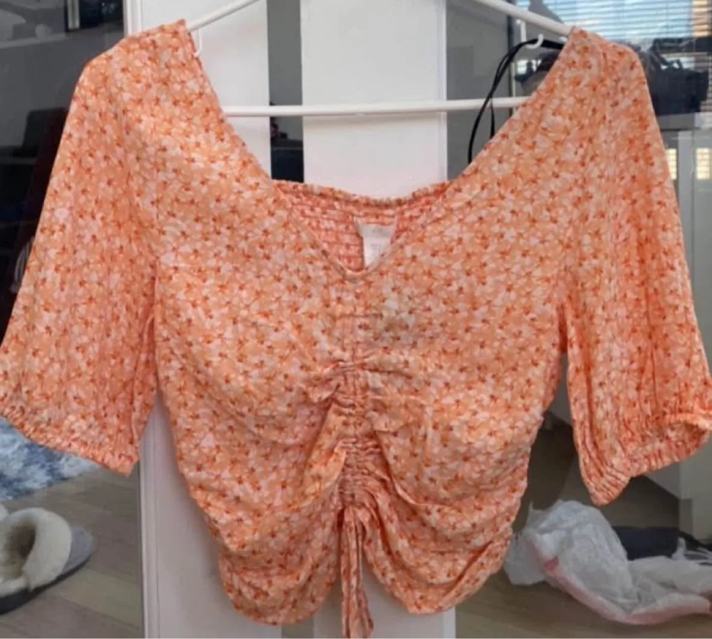 NEW Peach Floral Cinched Crop Top - Size Small image indicator(4)