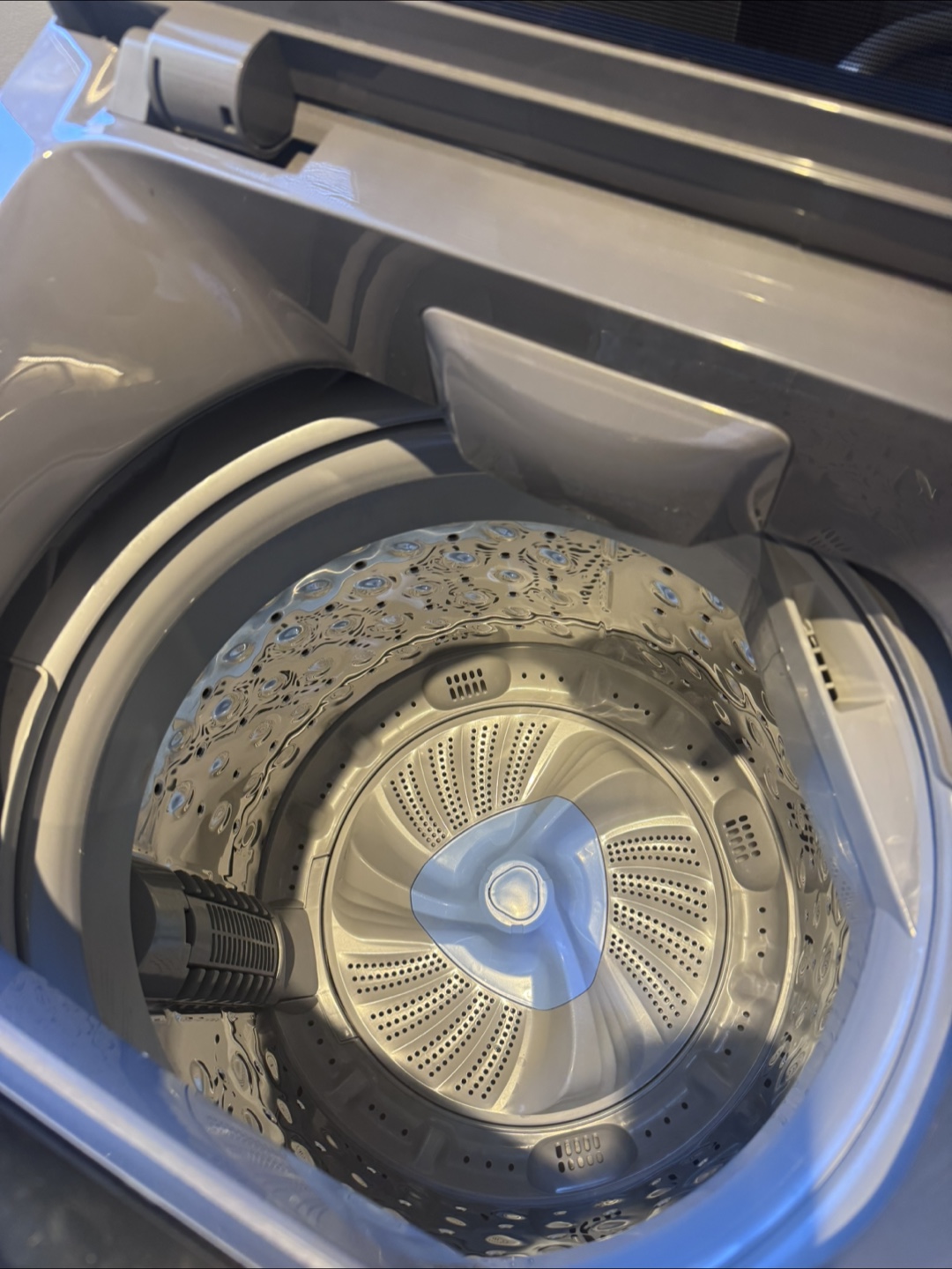 NEW Comfee Portable washing machine 1.6cub.ft - photo 2