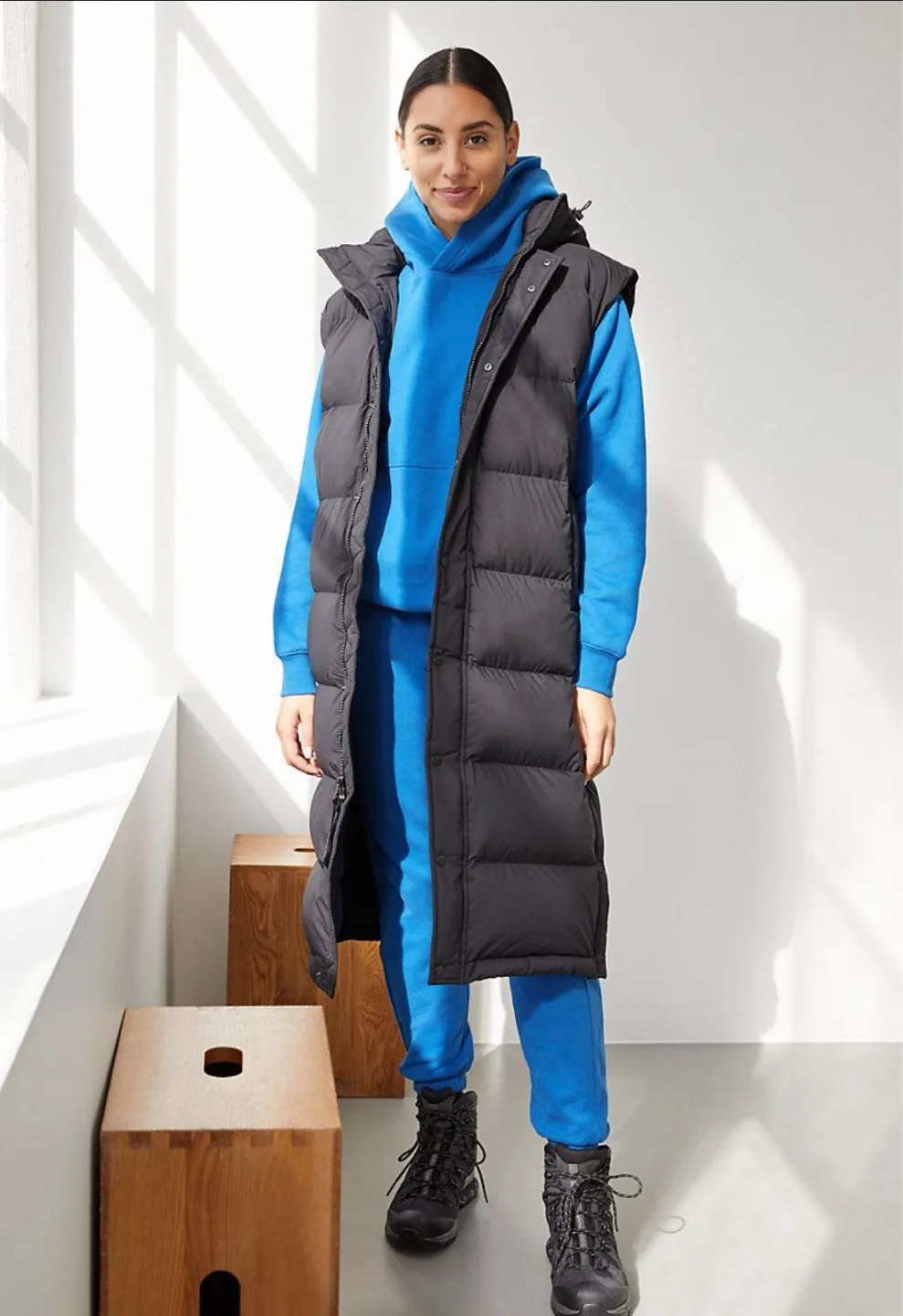Aritzia TNA Super Puff Long Vest - Black - XS thumbnail