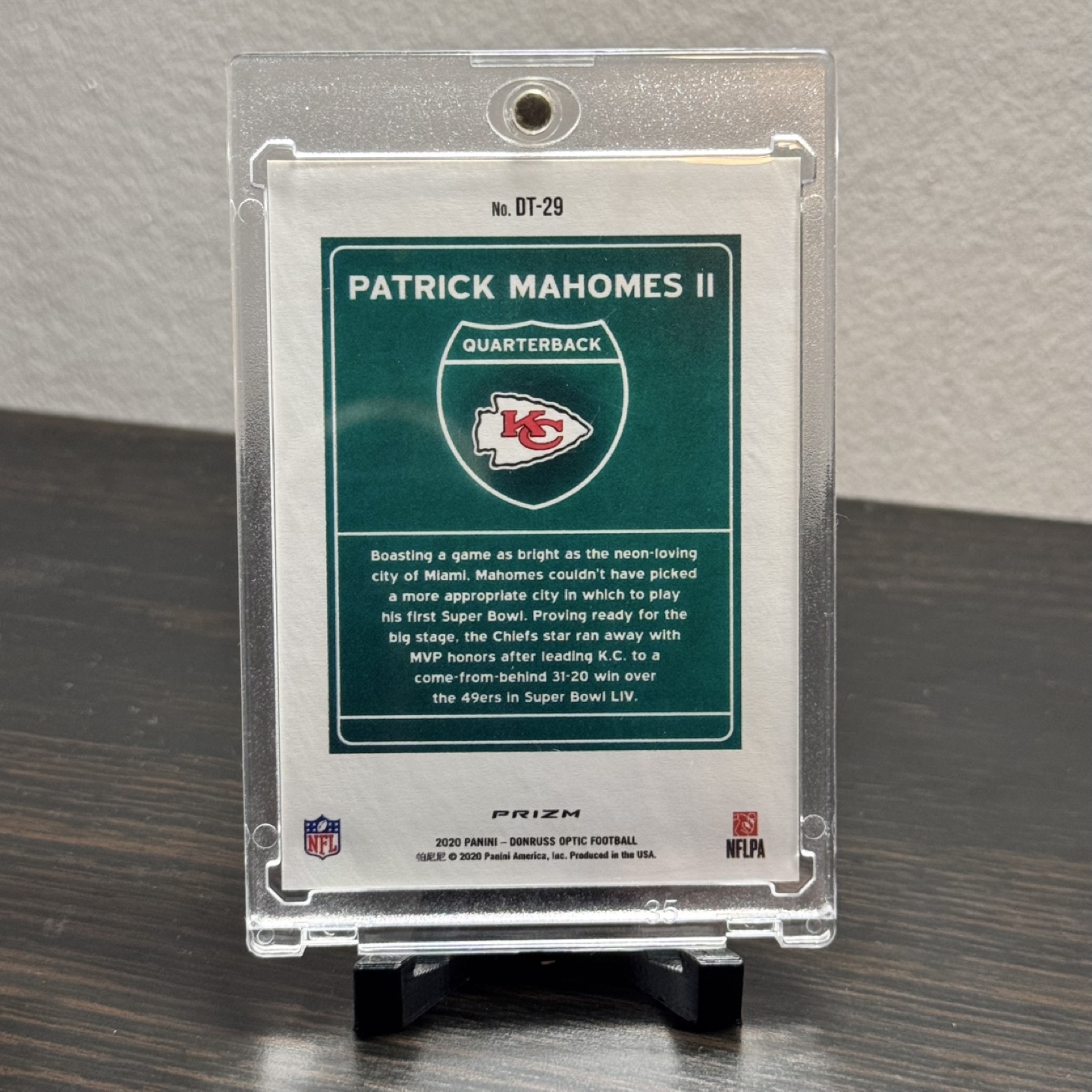 Patrick Mahomes II Downtown Optic Prizm Football Card #DT-29 - photo 3