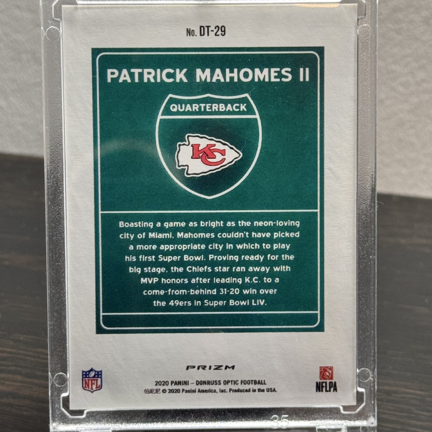 Patrick Mahomes II Downtown Optic Prizm Football Card #DT-29 - photo 4
