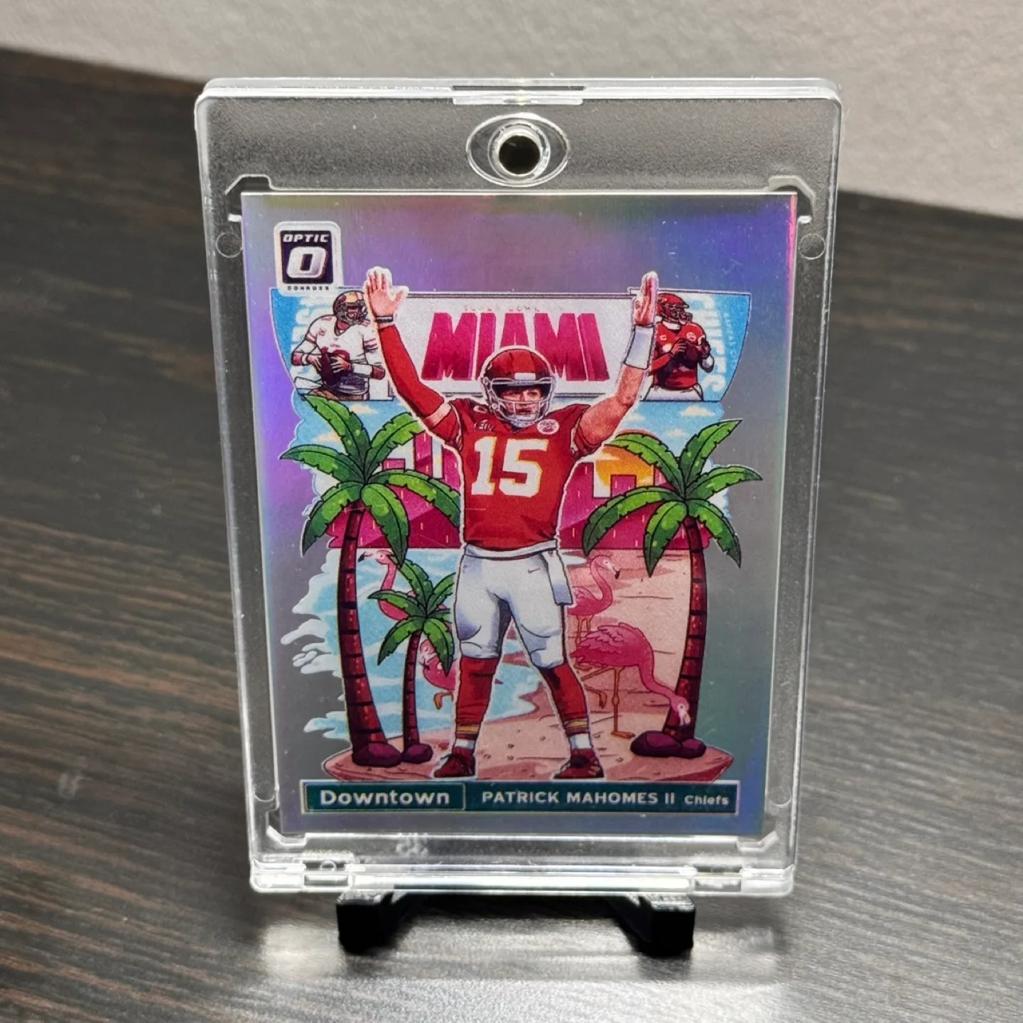 Patrick Mahomes II Downtown Optic Prizm Football Card #DT-29 image indicator(2)