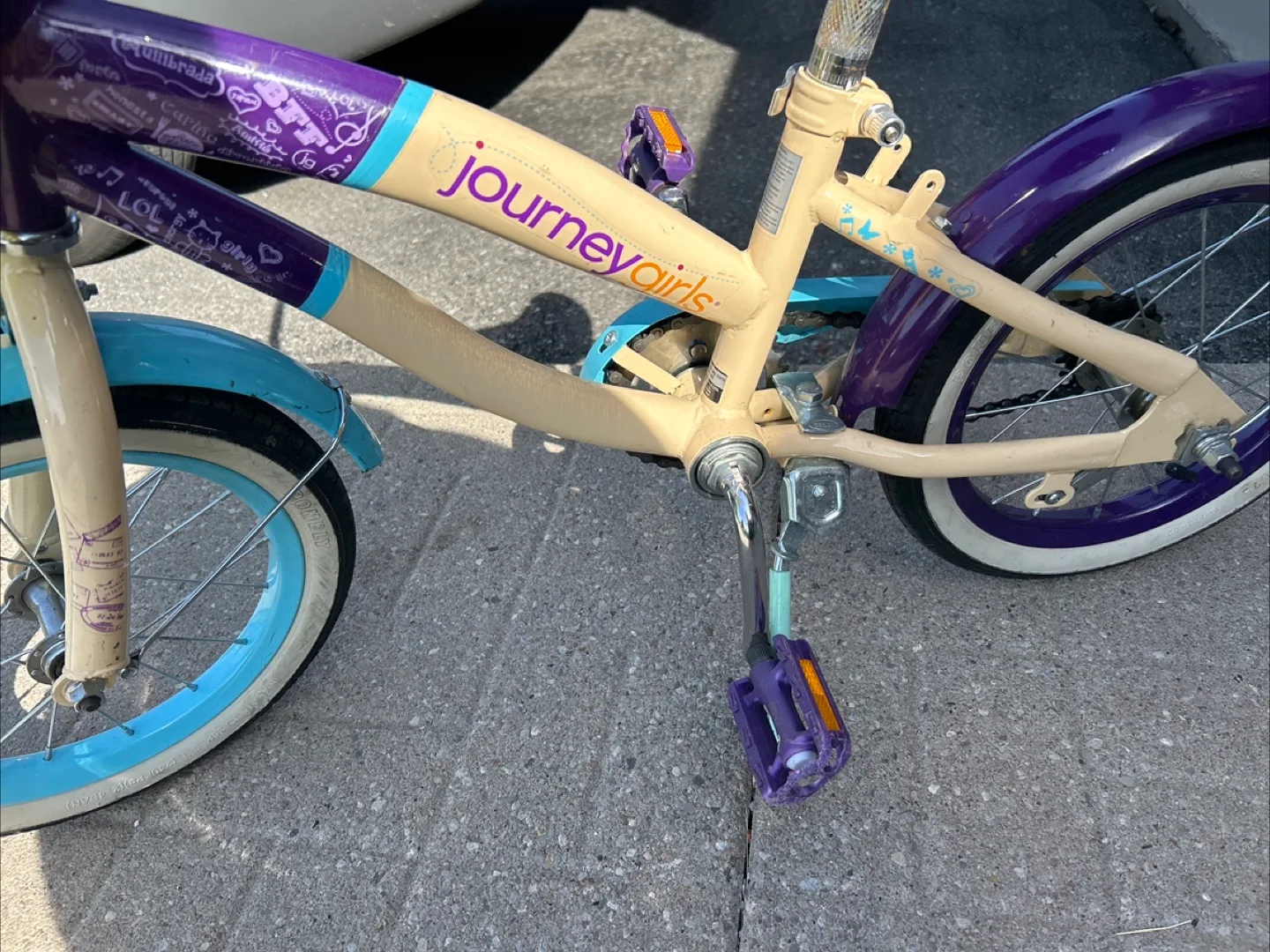 Journey Girls 14” Kids Bike with Basket image indicator(3)