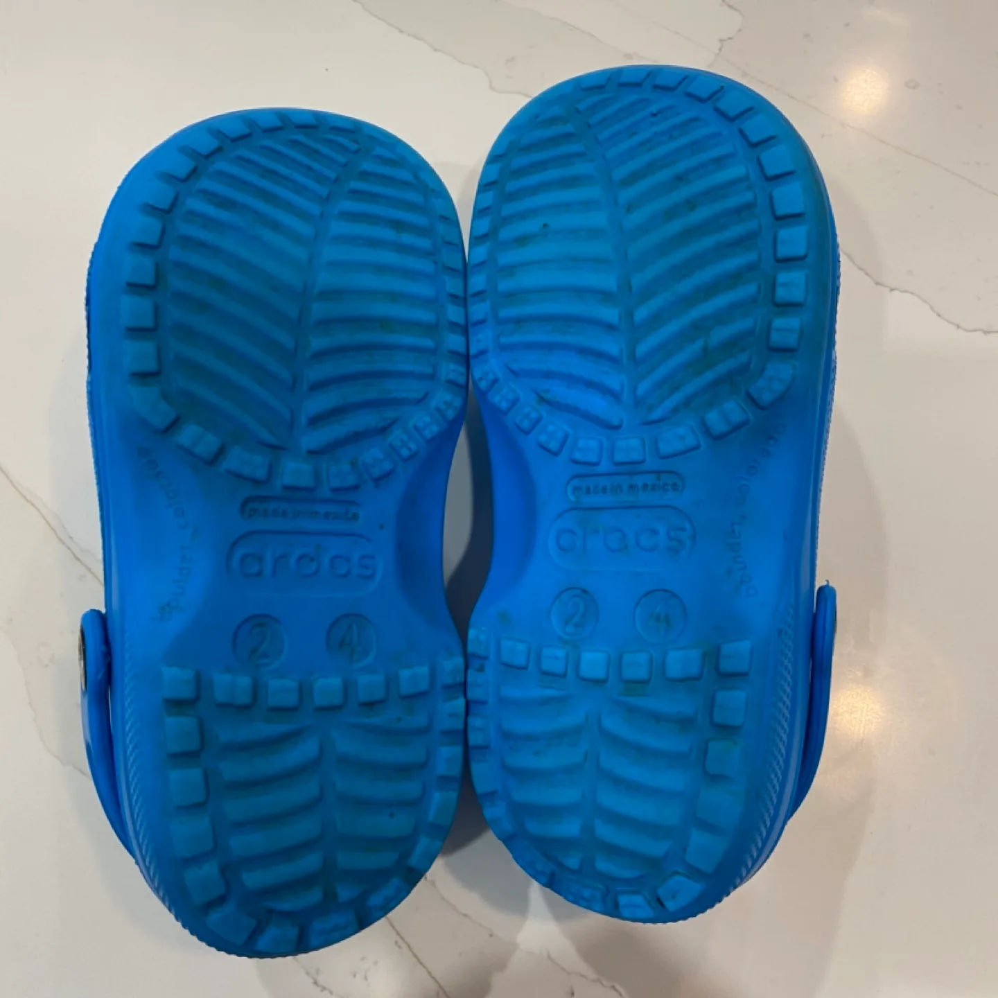 Size 2/4 kids Crocs image indicator(5)