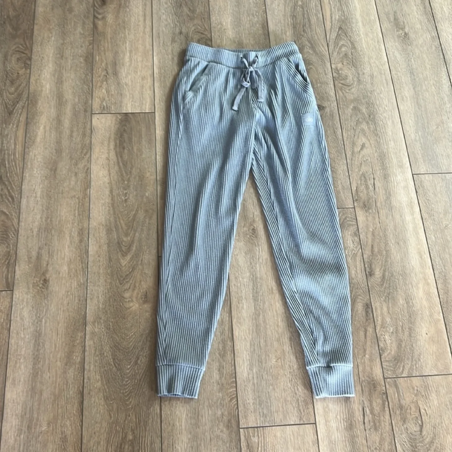 Alo Yoga Muse Set - Size Small image indicator(2)