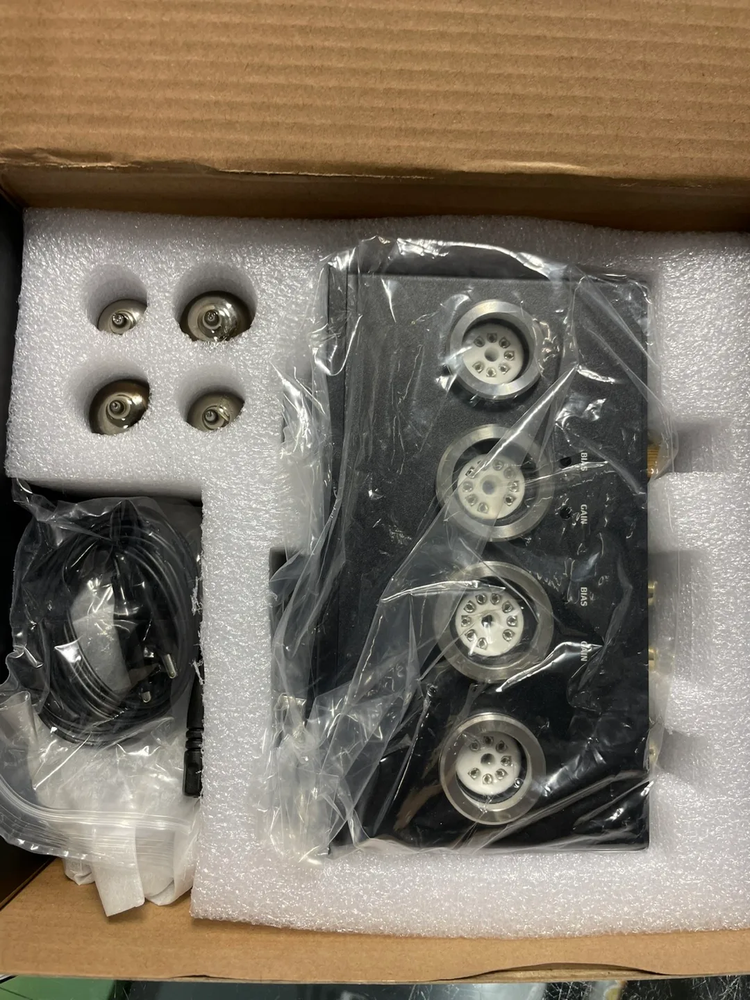 Douk Audio T9 Vacuum Tube Phono Stereo Turntable Preamplifier. image indicator(3)