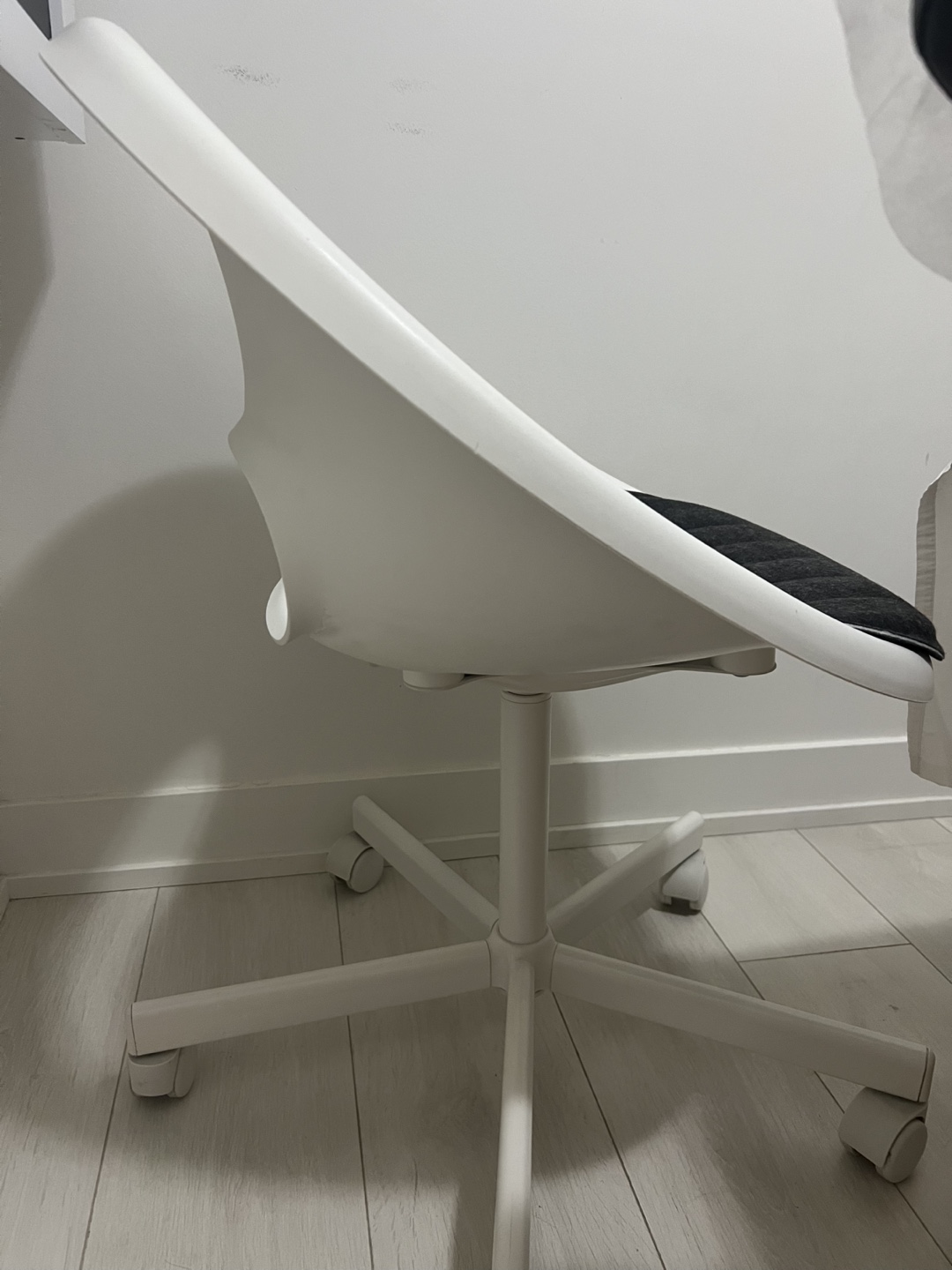 IKEA White and Black Swivel Chair - photo 3