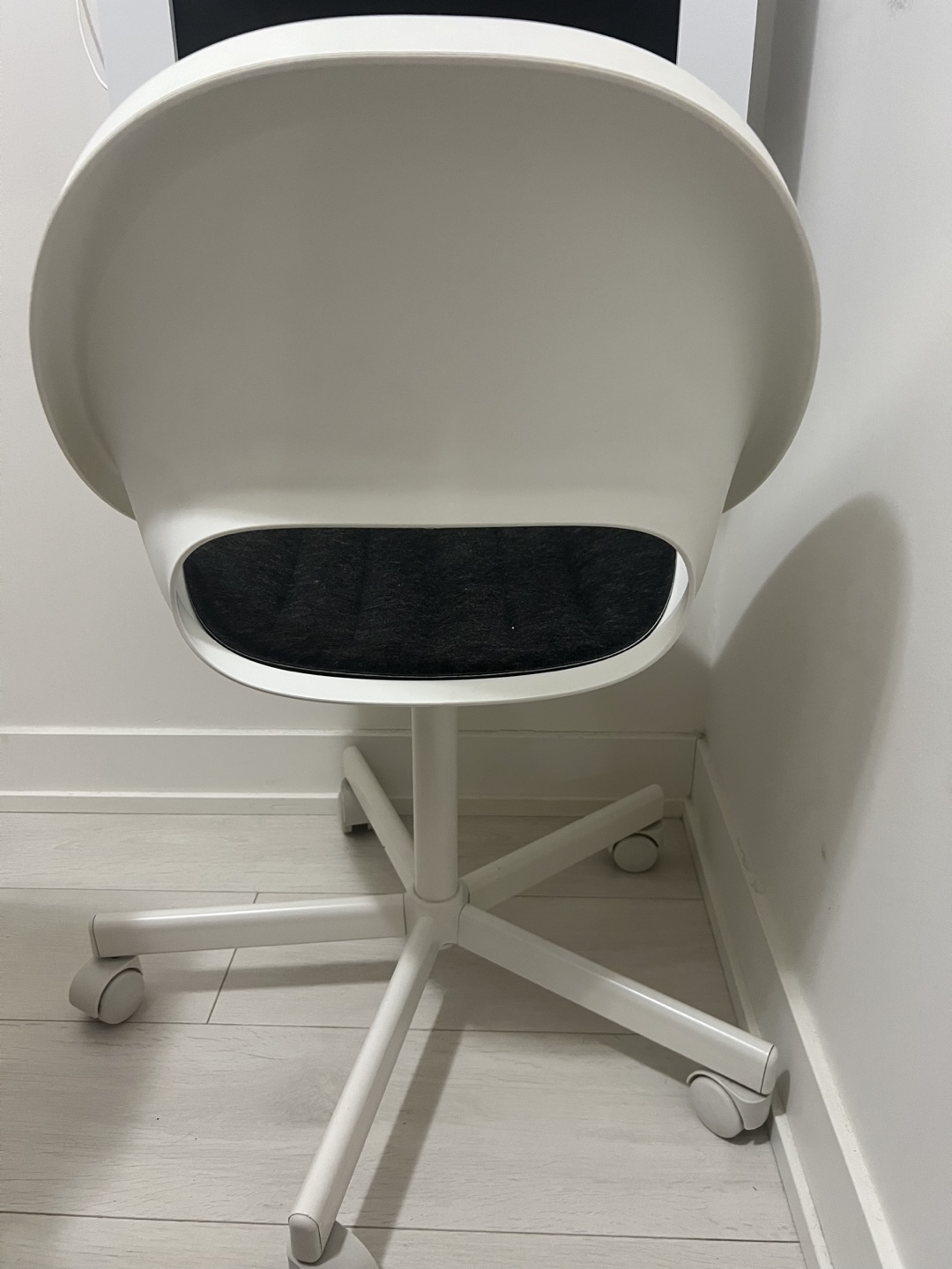 IKEA White and Black Swivel Chair - photo 2