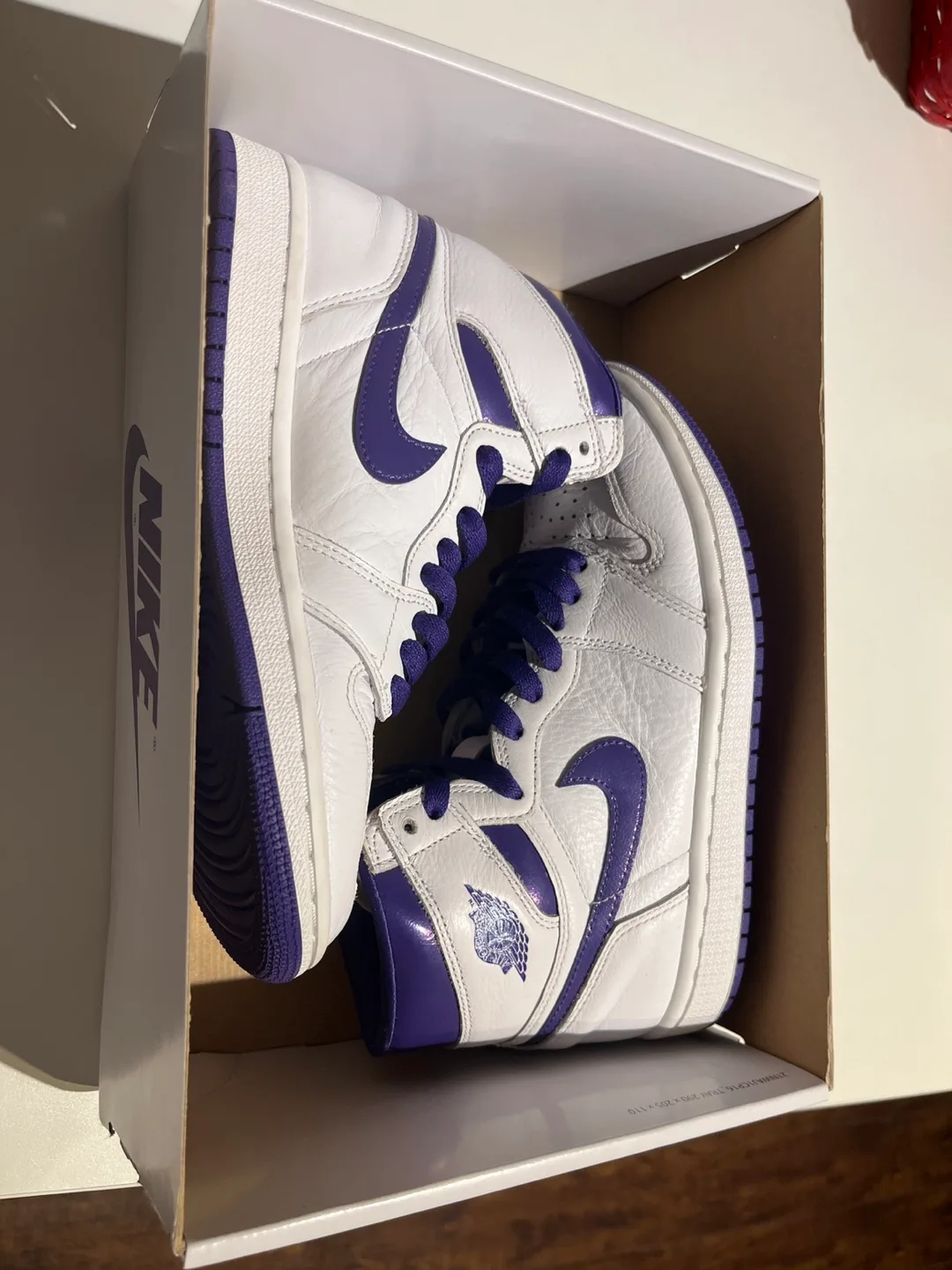 Nike Air Jordan 1 High OG WMNS 'Court Purple' thumbnail