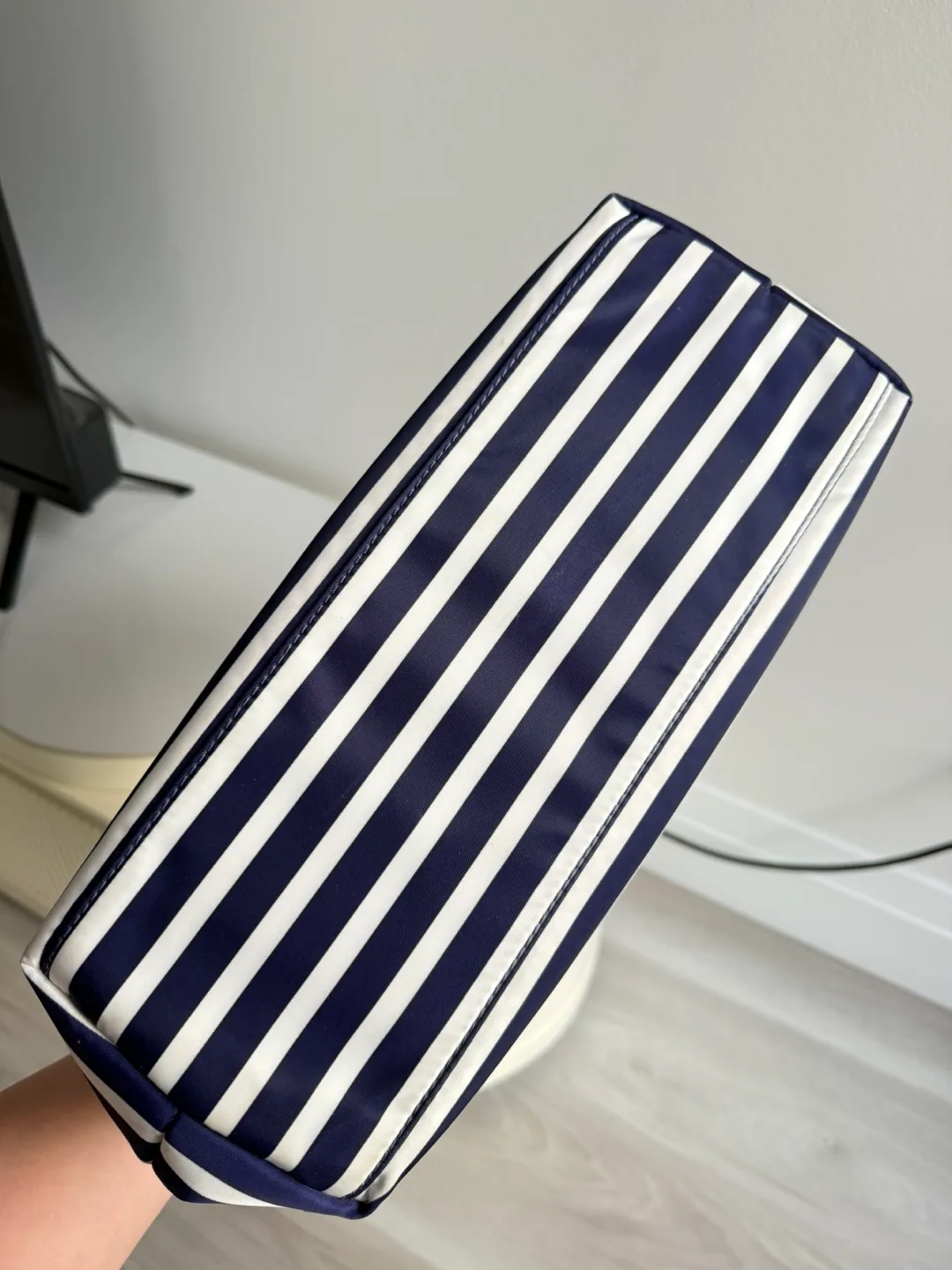 Kate Spade Tote Bag image indicator(5)