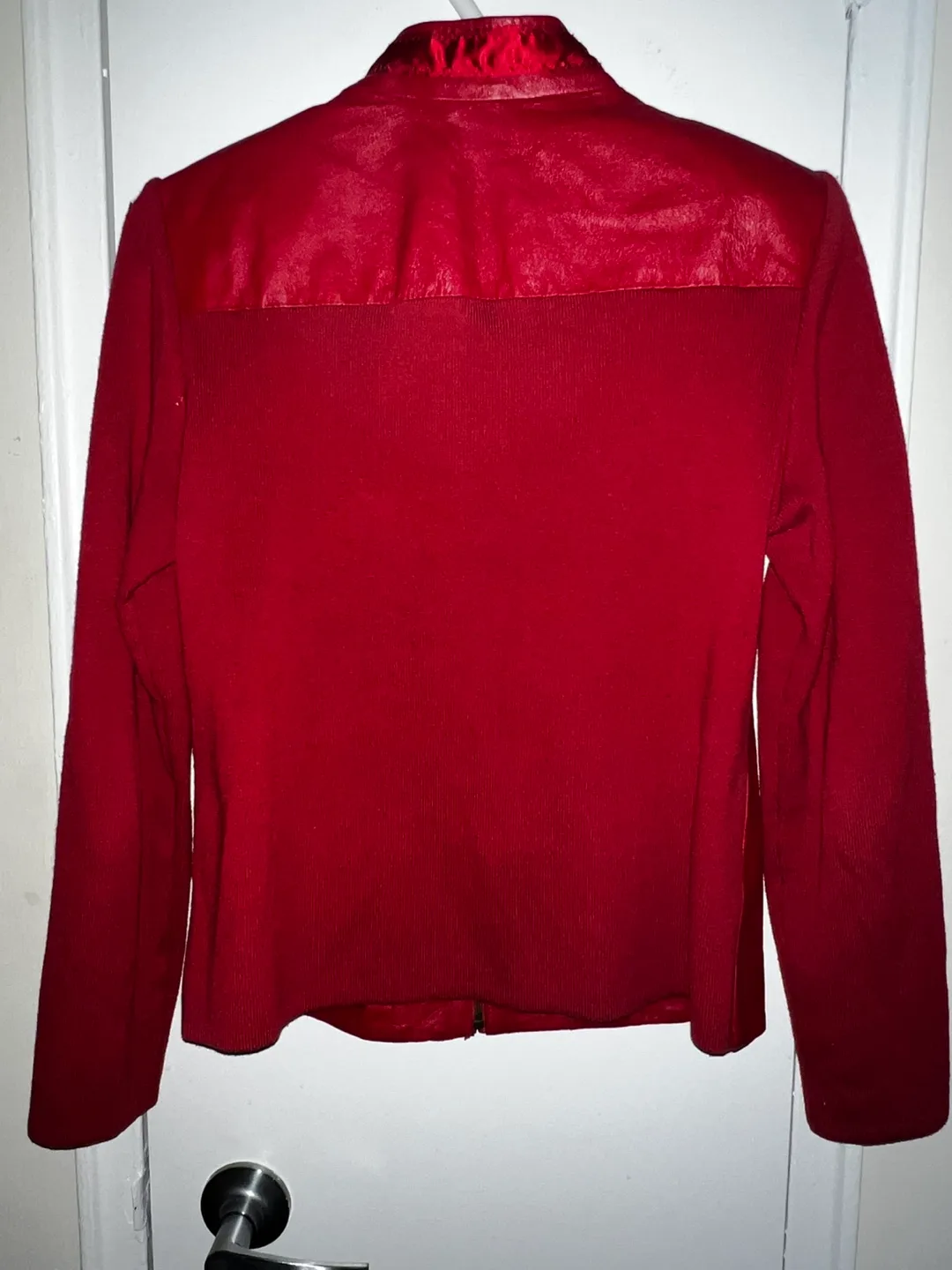 Peter Nygard Red Leather Ruffled Studded Jacket Sz 8 image indicator(5)