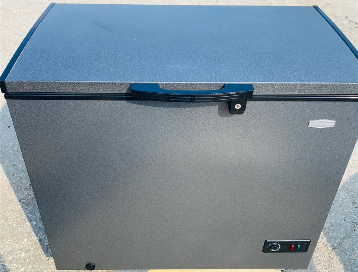 Deluxe Chest Freezer thumbnail
