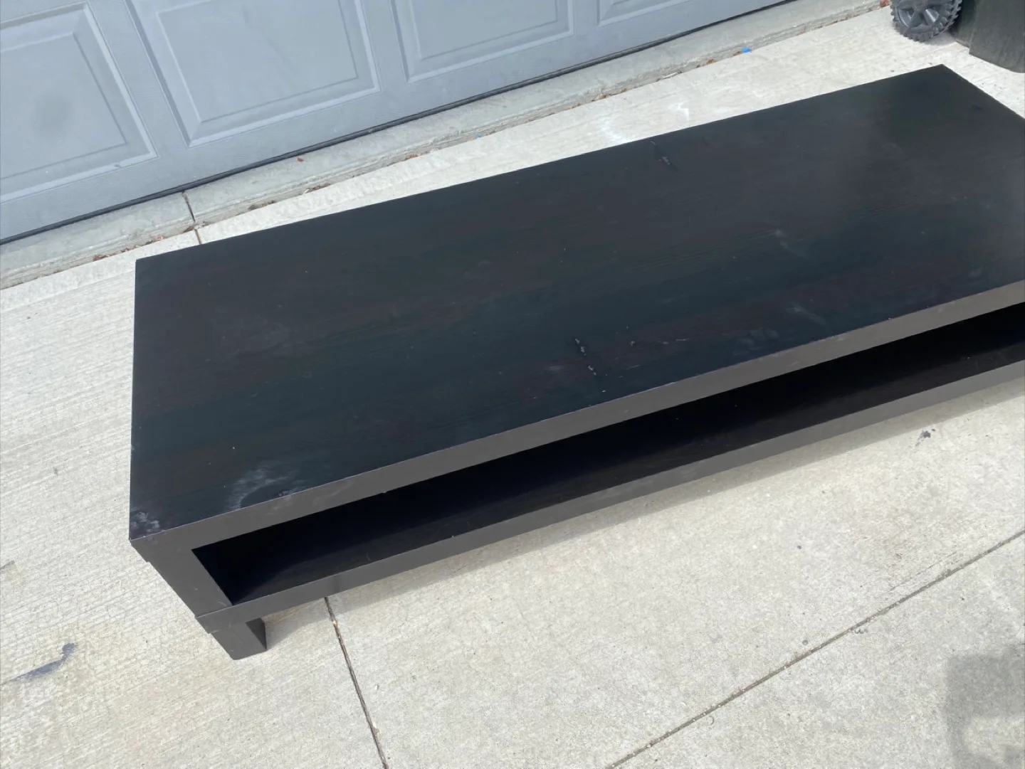 Can deliver big tv stand can fit 80 inch tv