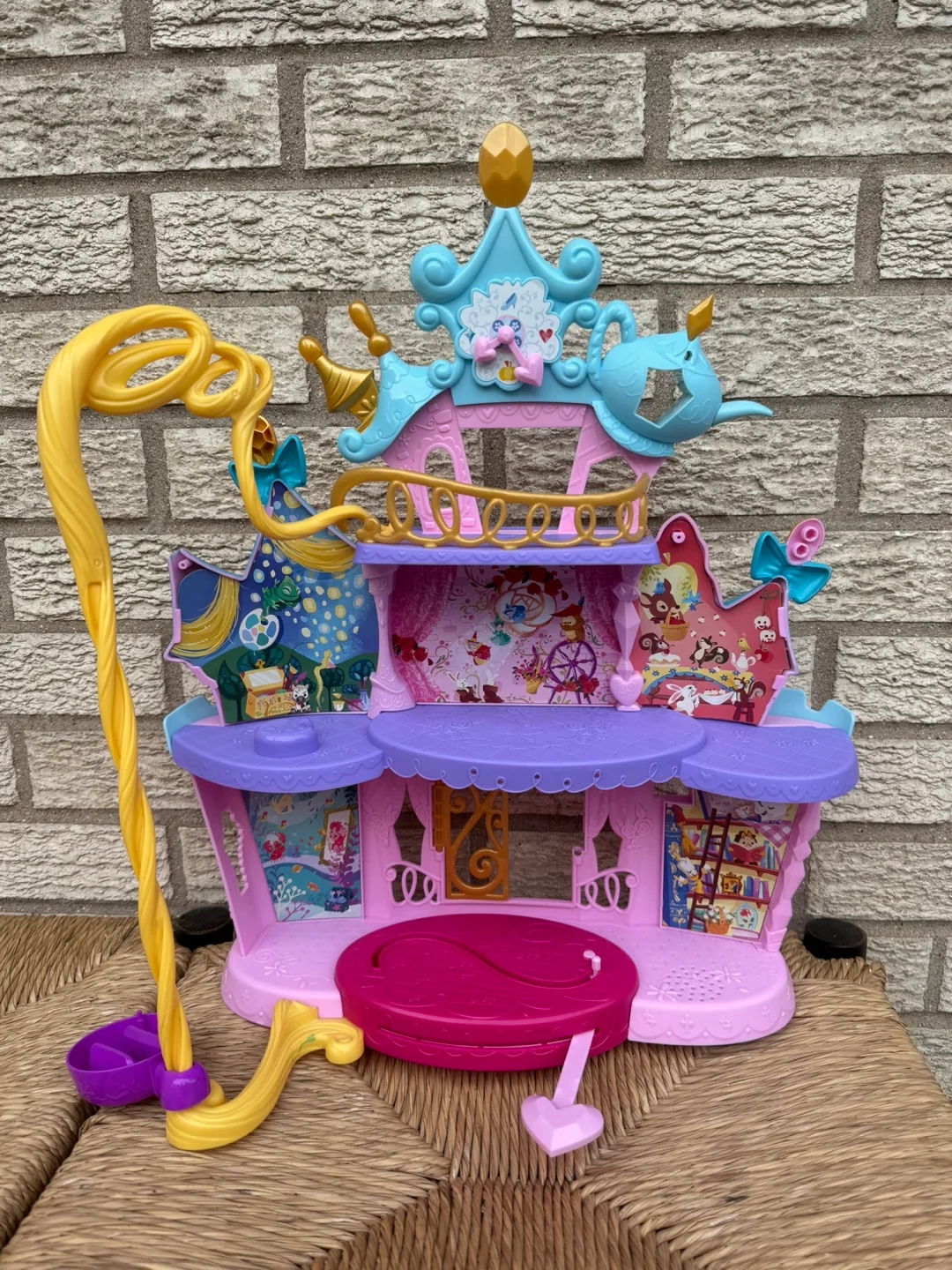 Enchanted Playset with Rapunzel Hair Accessory thumbnail