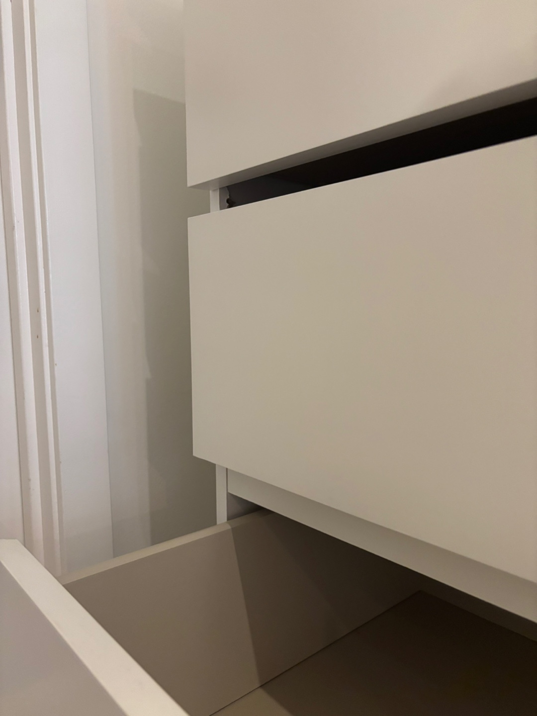 IKEA STORKLINTA 4-drawer chest white - small damage - photo 5