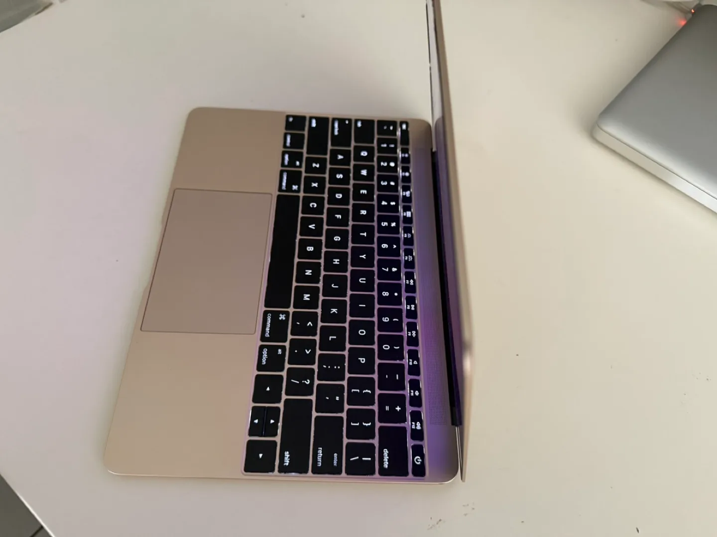 🍏 MacBook + Bonus discount on USB-C Dock! image indicator(2)