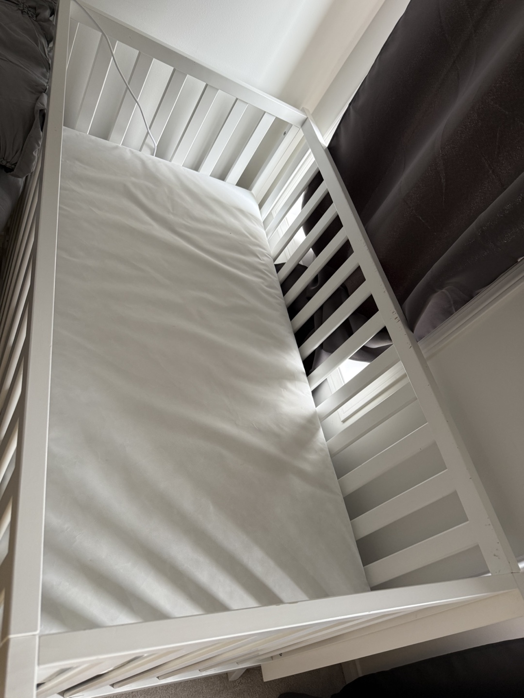 White Baby Crib - photo 2