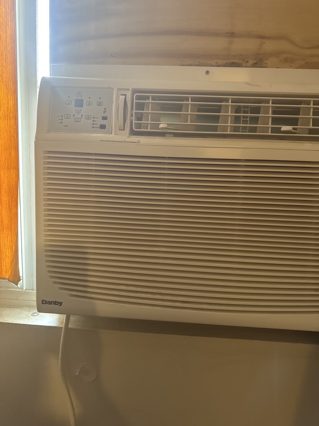 Danby Window Air Conditioner 15000 BTU with Remote - photo 2