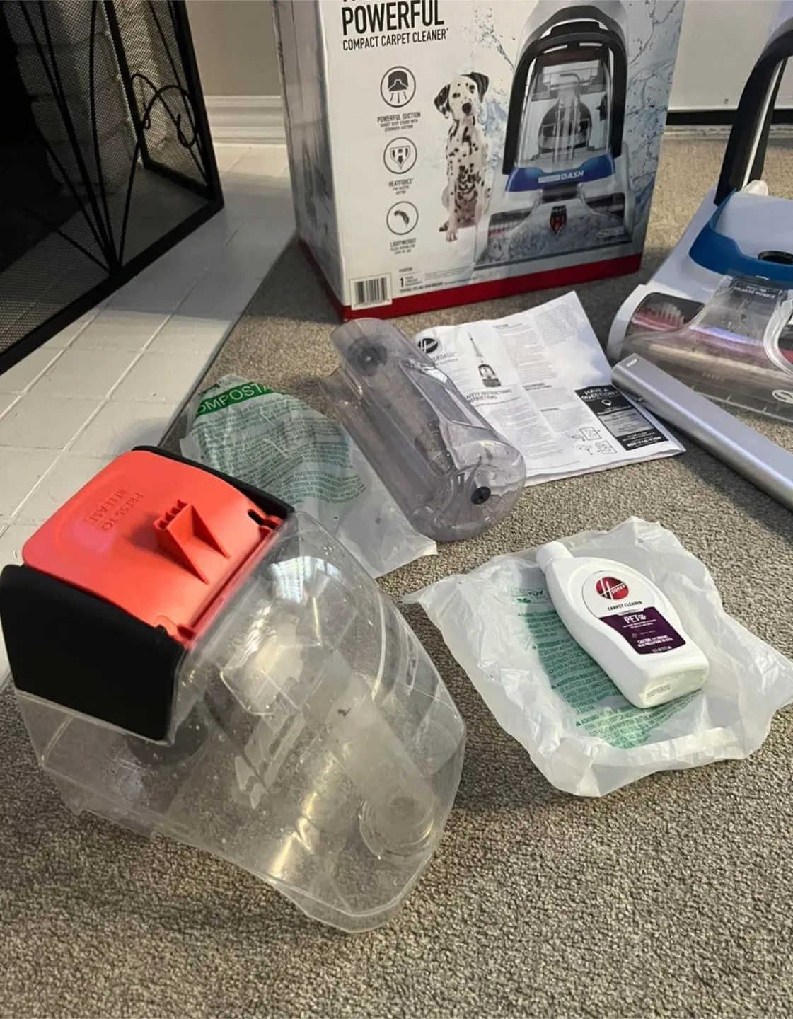 Hoover Compact Carpet Cleaner w/ Shampoo image indicator(2)