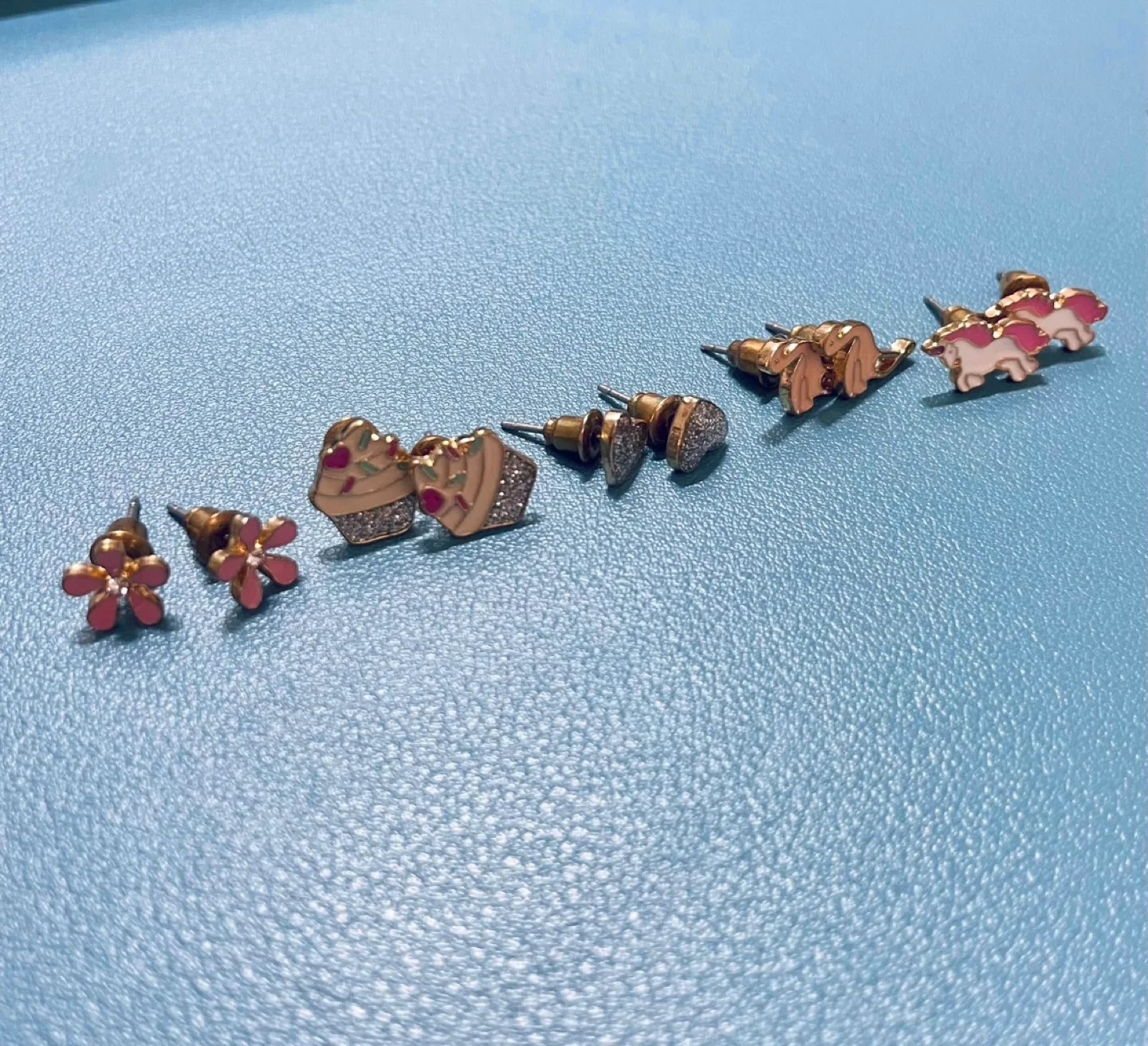 5 Pairs of Stud Earrings thumbnail