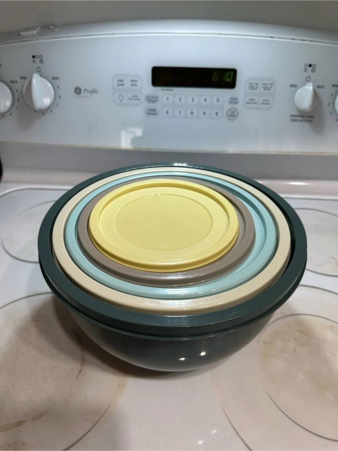 Mixing bowls and colander set image indicator(2)