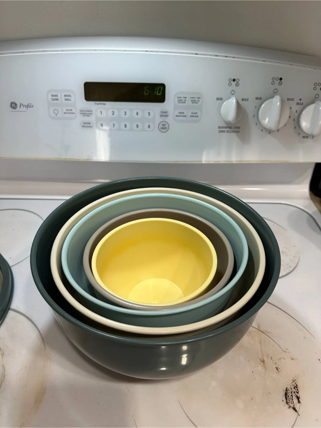Mixing bowls and colander set image indicator(3)
