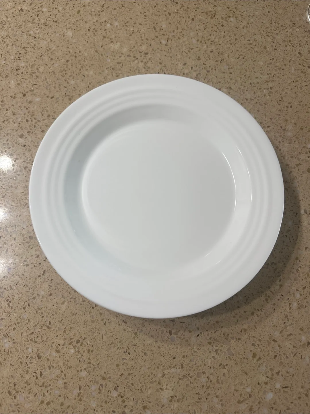 White Dinnerware Set - Bowls and Plates image indicator(4)