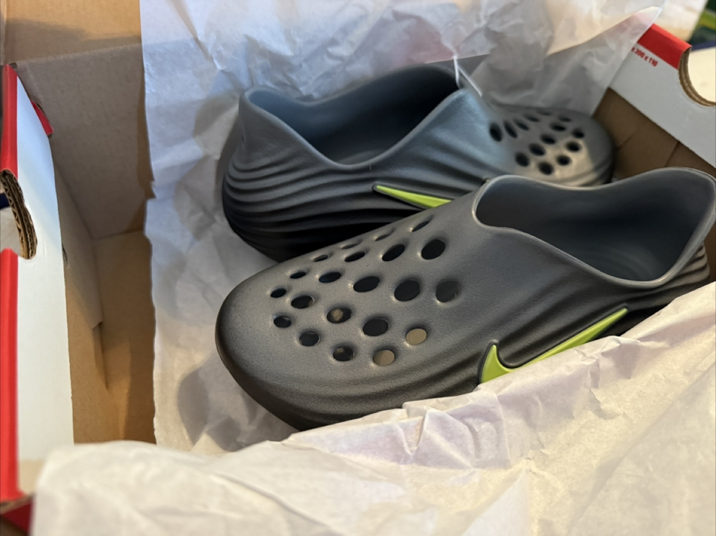 Nike ReactX Rejuven8 (GS) Size 4Y