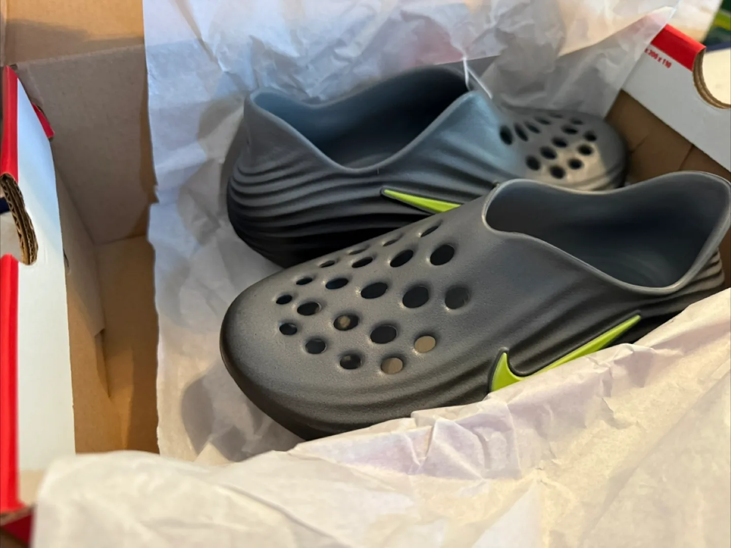 Nike ReactX Rejuven8 (GS) Size 4Y