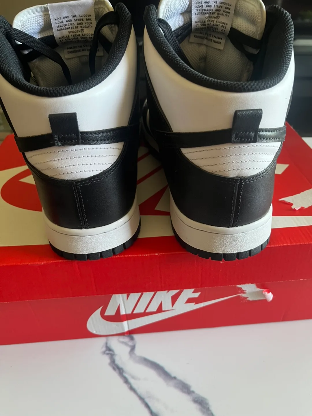 Nike Dunk High Retro Black White image indicator(6)