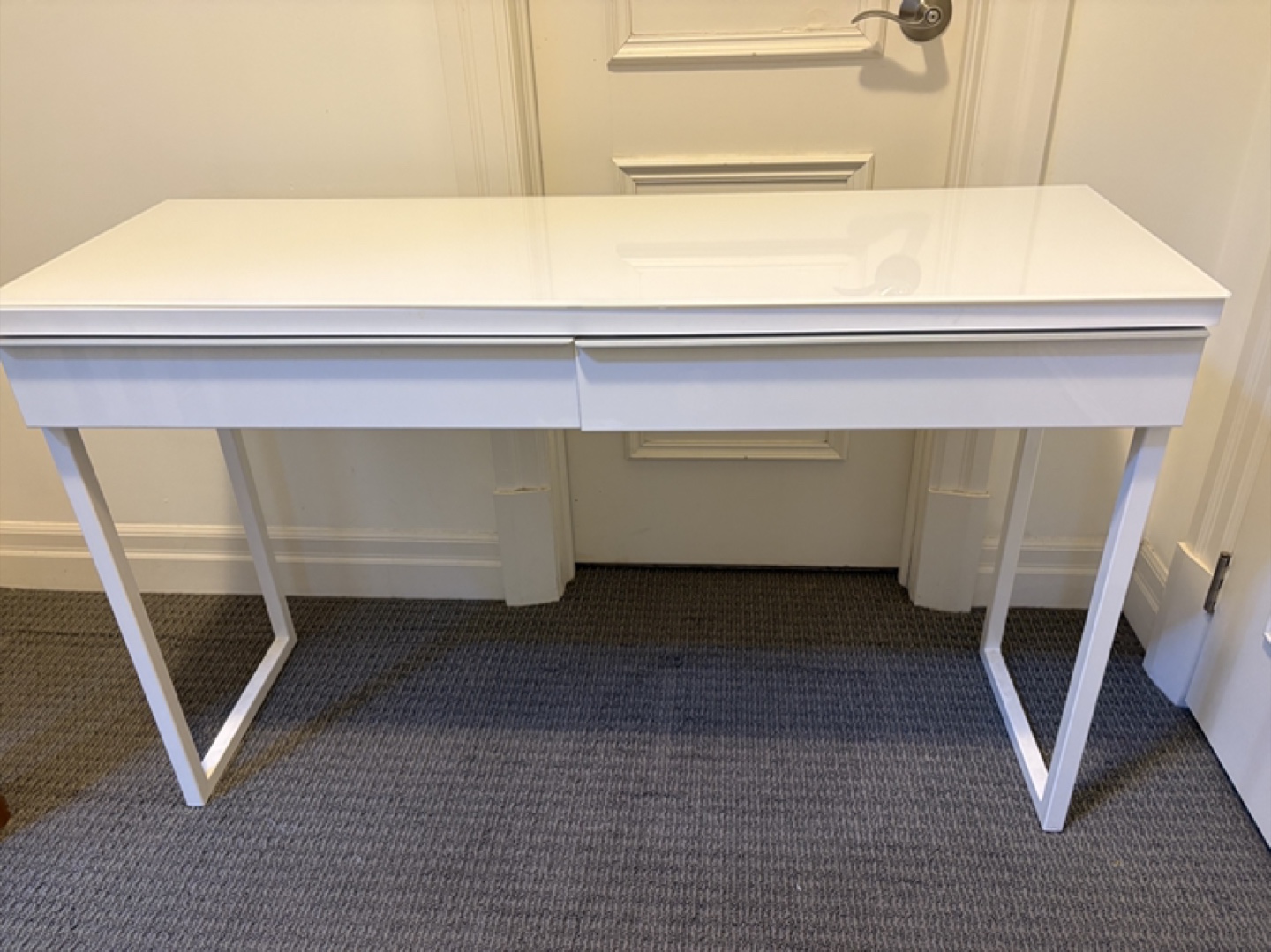 IKEA BESTÅ BURs Desk. White High-Gloss. | Karrot