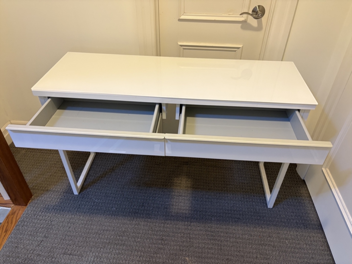 IKEA BESTÅ BURs Desk. White High-Gloss. | Karrot