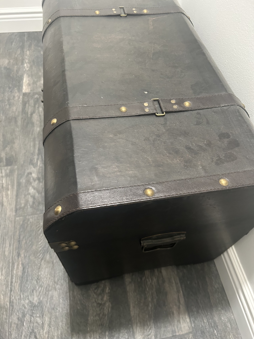 Vintage-Style Leather Trunk - photo 2