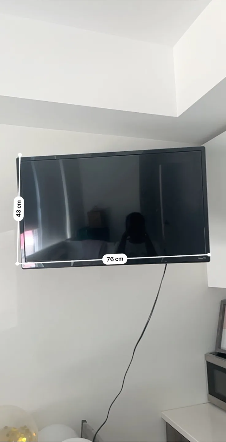 32 inch wall-mounted TV thumbnail