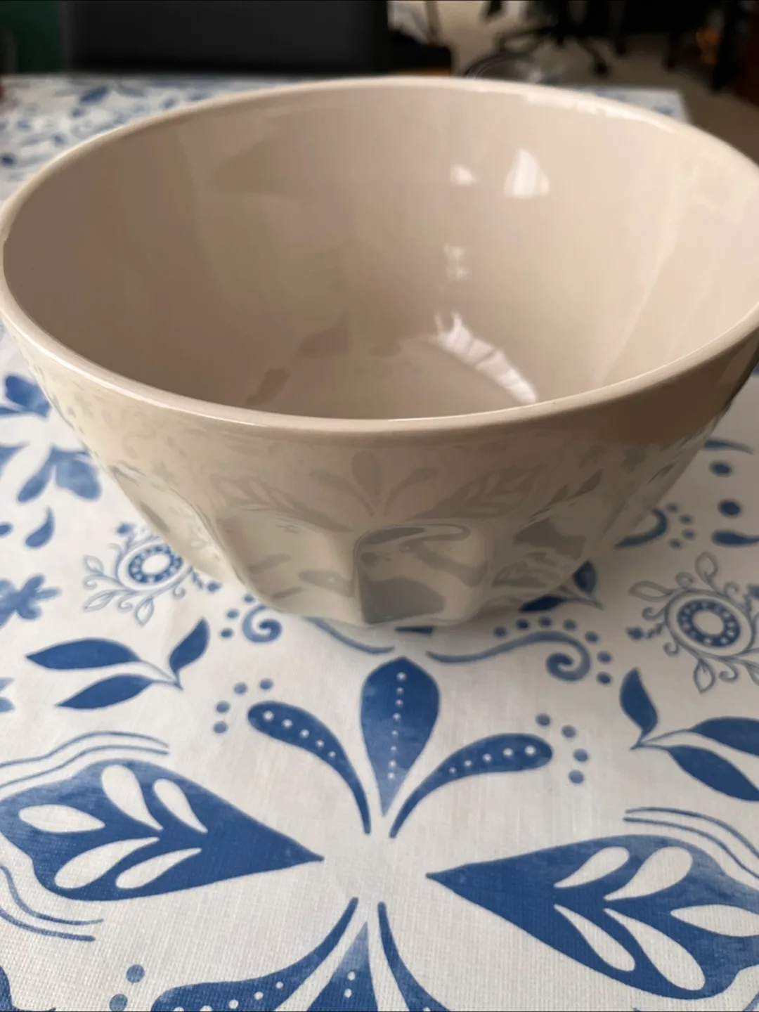 Large Beige Serving Bowl #freecycle thumbnail