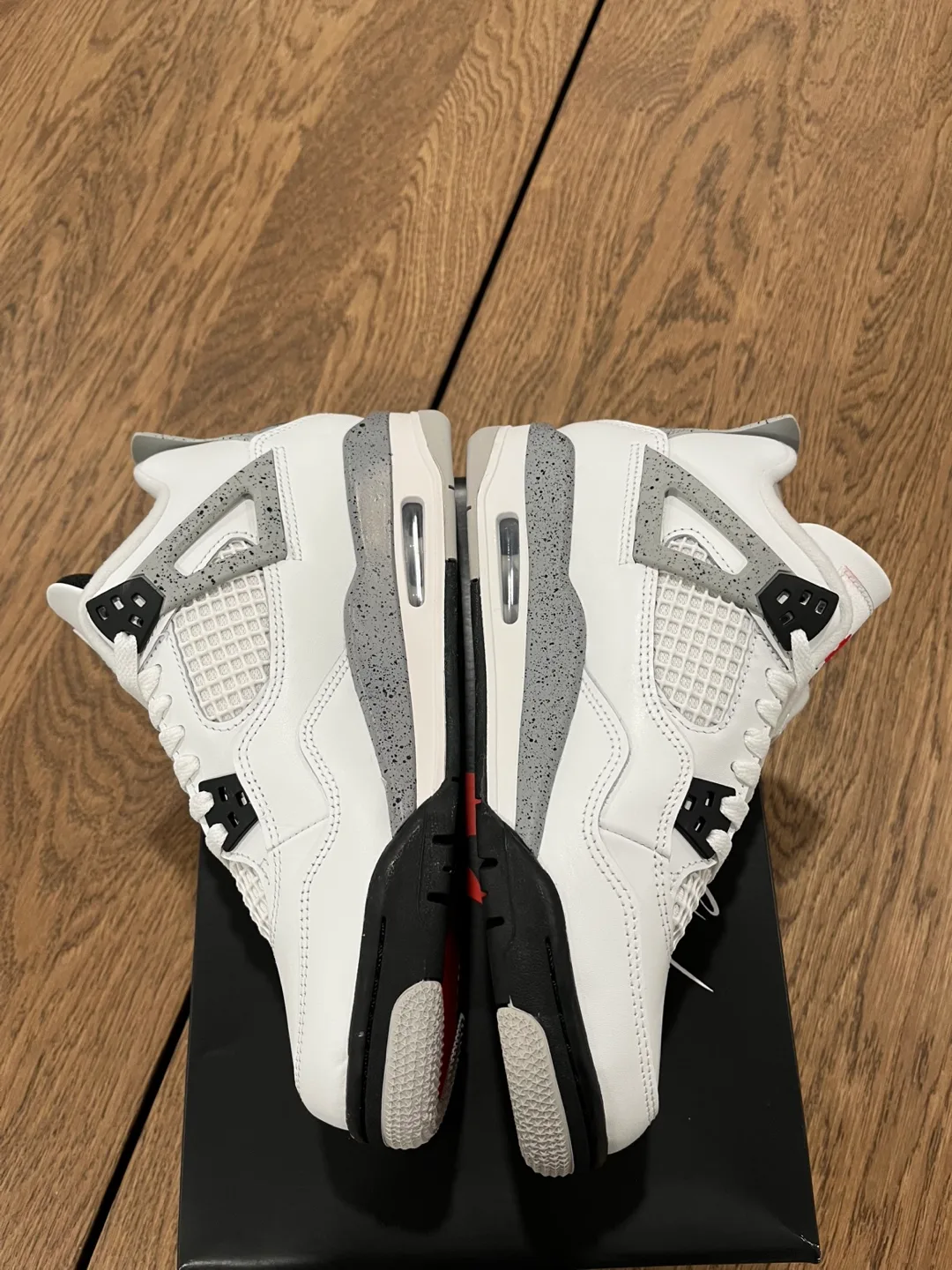 Jordan 4 White Cement Size 7y image indicator(3)