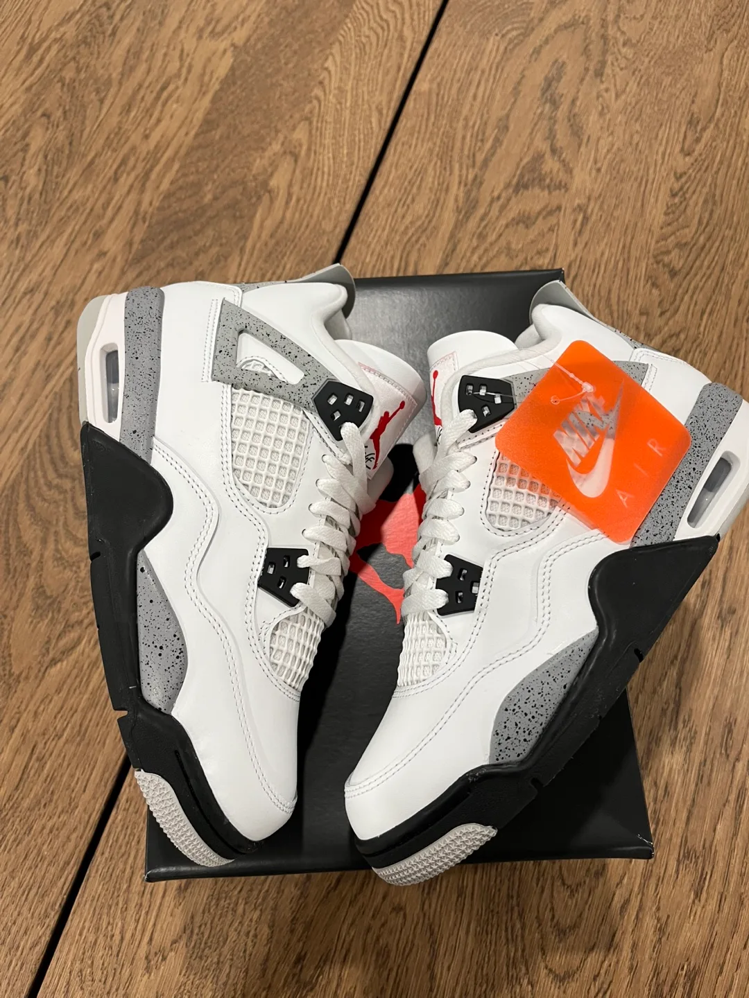 Jordan 4 White Cement Size 7y image indicator(4)