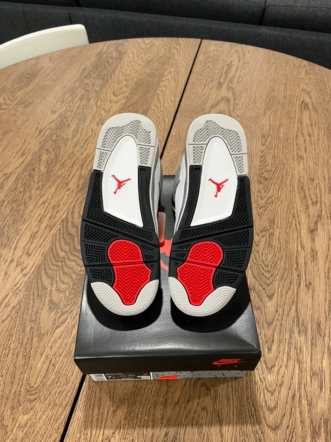 Jordan 4 White Cement Size 7y image indicator(6)