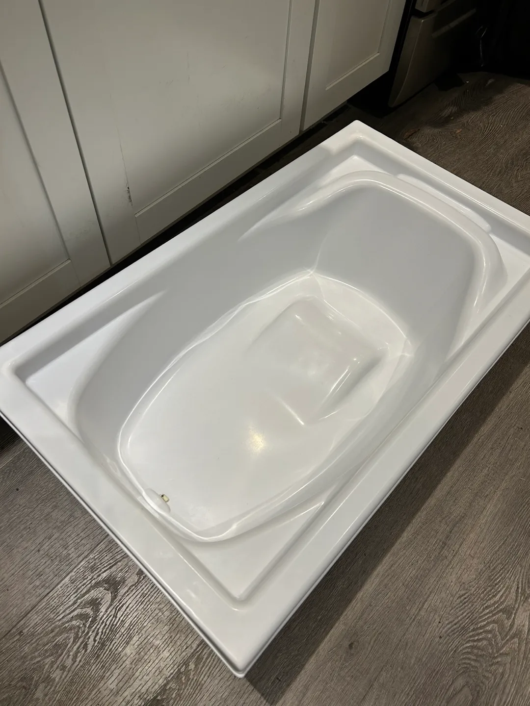 White Baby Bathtub #freecycle thumbnail