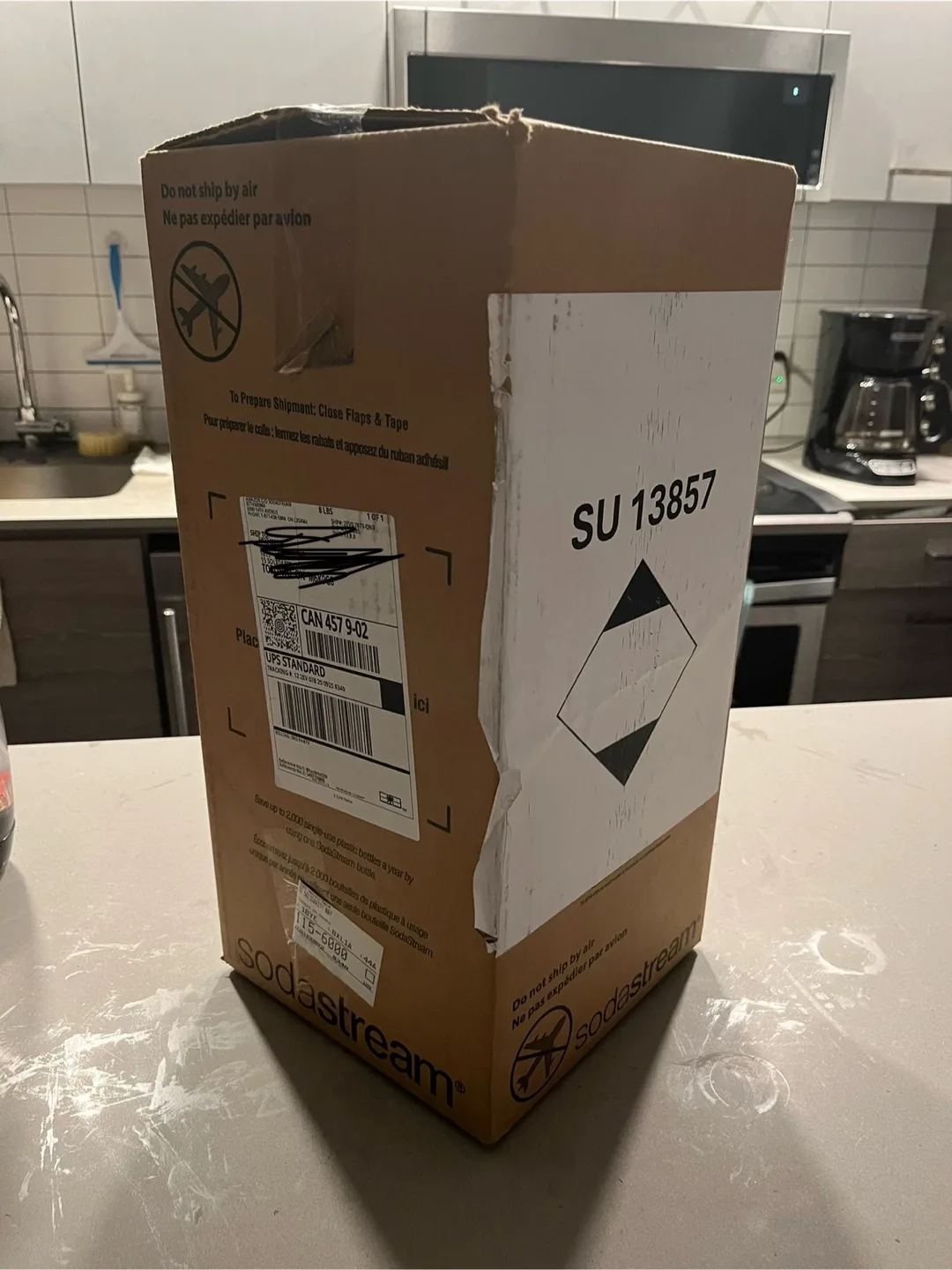 SodaStream Fizzi One Touch Black Sparkling Water Maker image indicator(2)