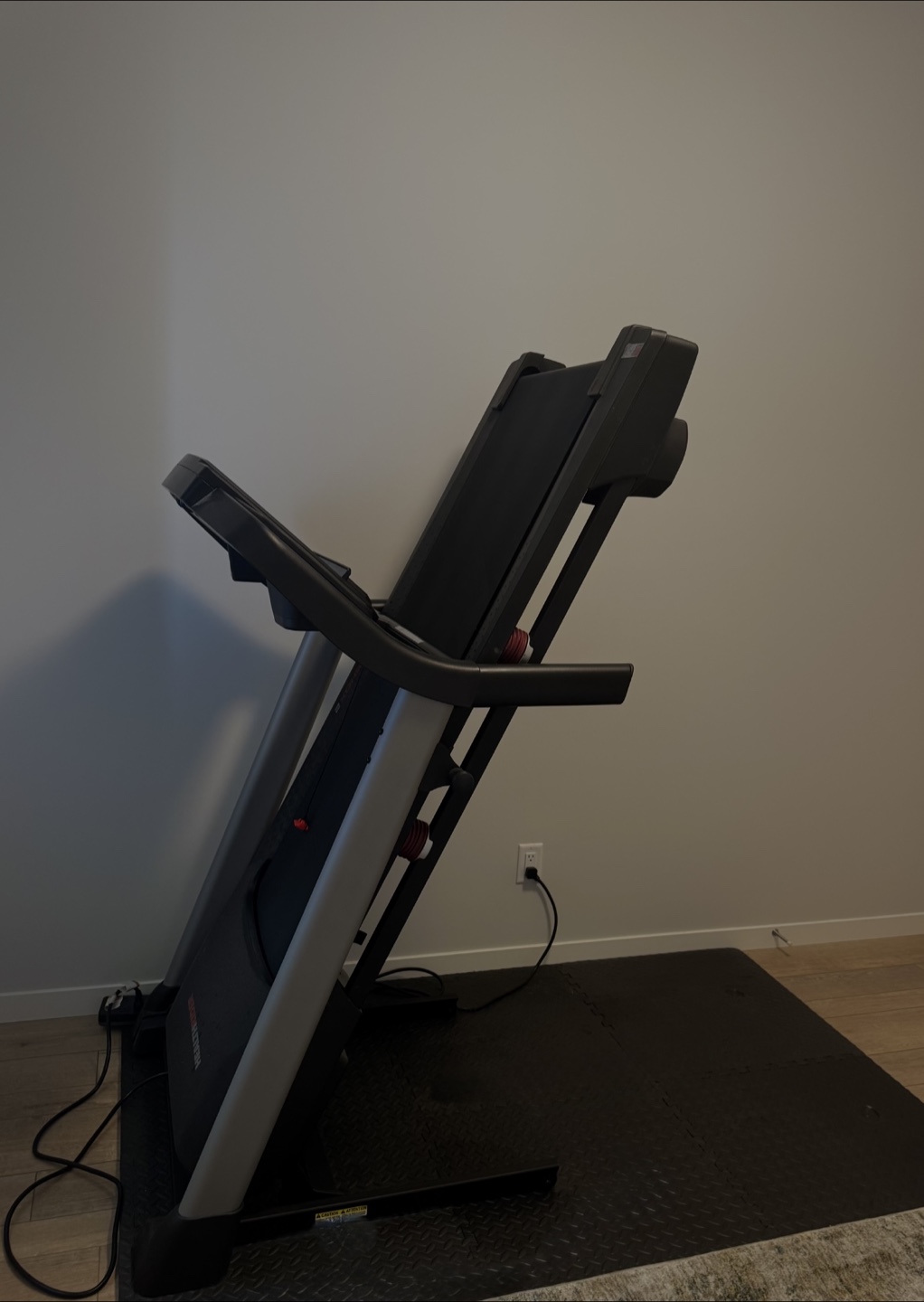 HealthRider Treadmill - Excellent Condition - photo 2