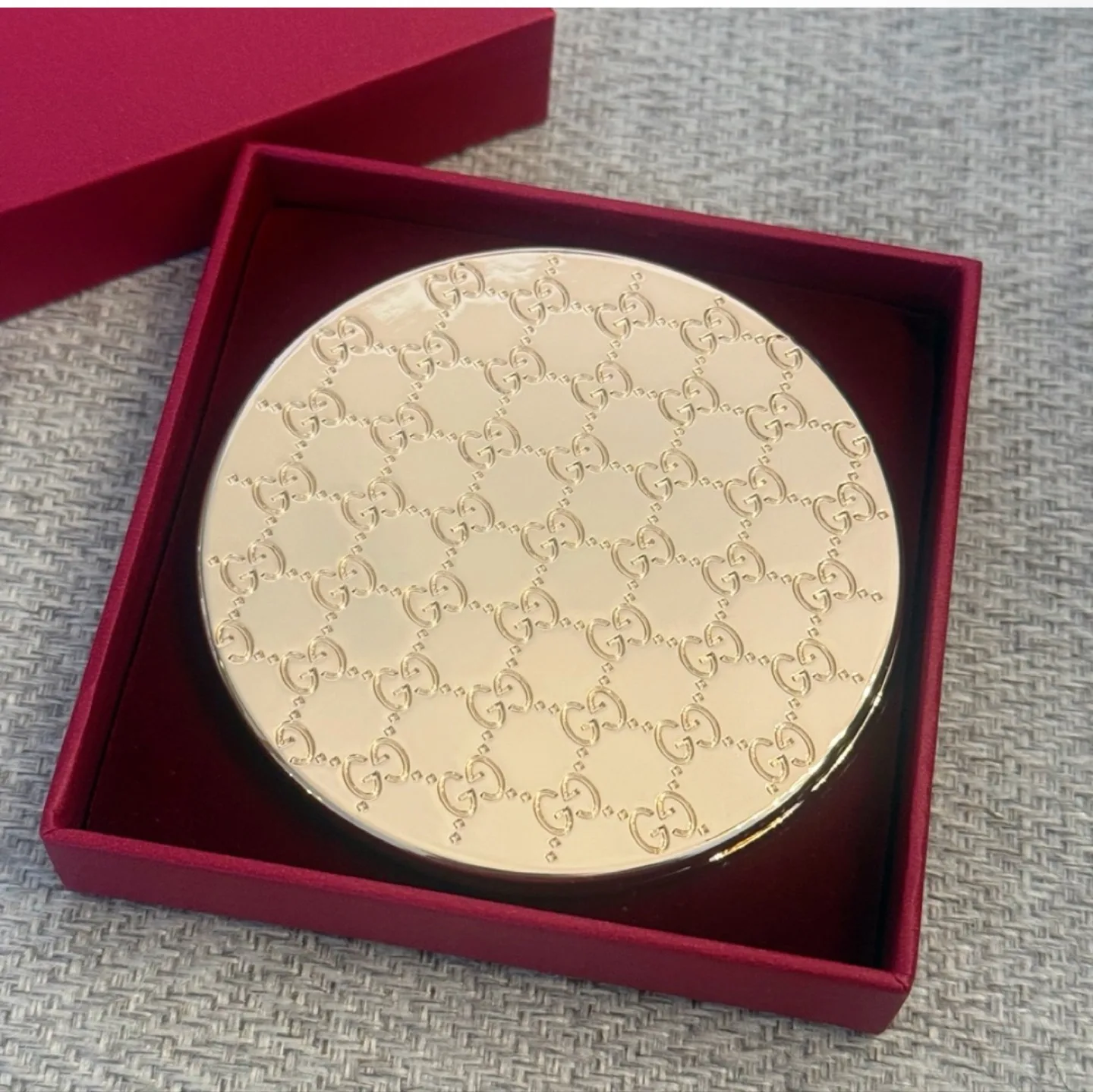 Gucci Parfums Compact Mirror image indicator(2)