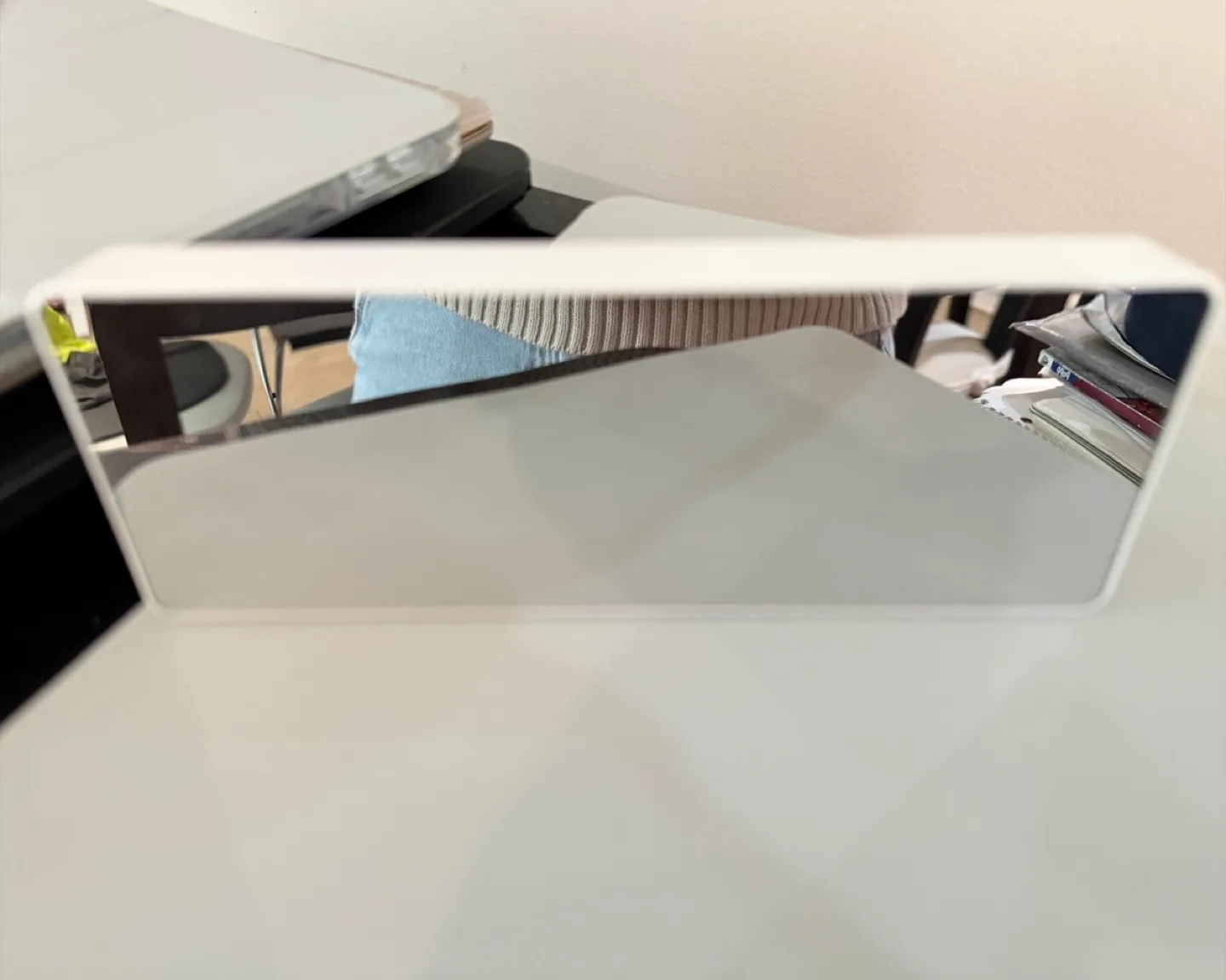 Digital LED Alarm Clock with Mirror Surface image indicator(2)